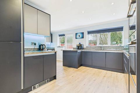 4 bedroom detached house for sale, Penmark Close, Callands, WA5