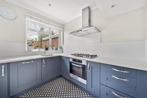 undefined, Chingford Avenue, London