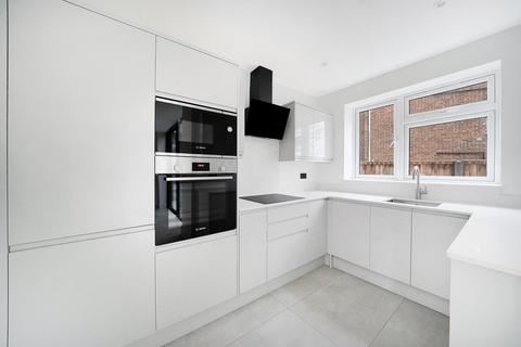3 bedroom detached house for sale, The Fairway, London