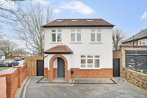 3 bedroom detached house for sale, The Fairway, London