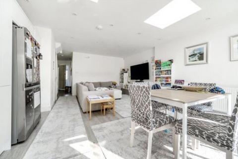 4 bedroom semi-detached house for sale, Kenilworth Crescent, Enfield