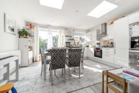 4 bedroom semi-detached house for sale, Kenilworth Crescent, Enfield