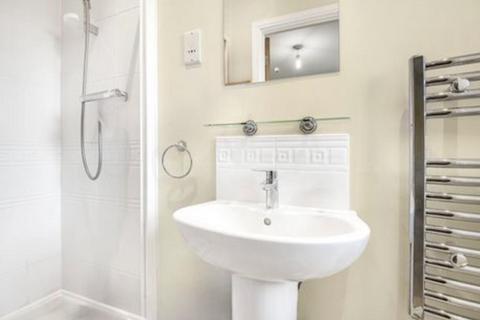 2 bedroom flat for sale, Blackwell Close, London