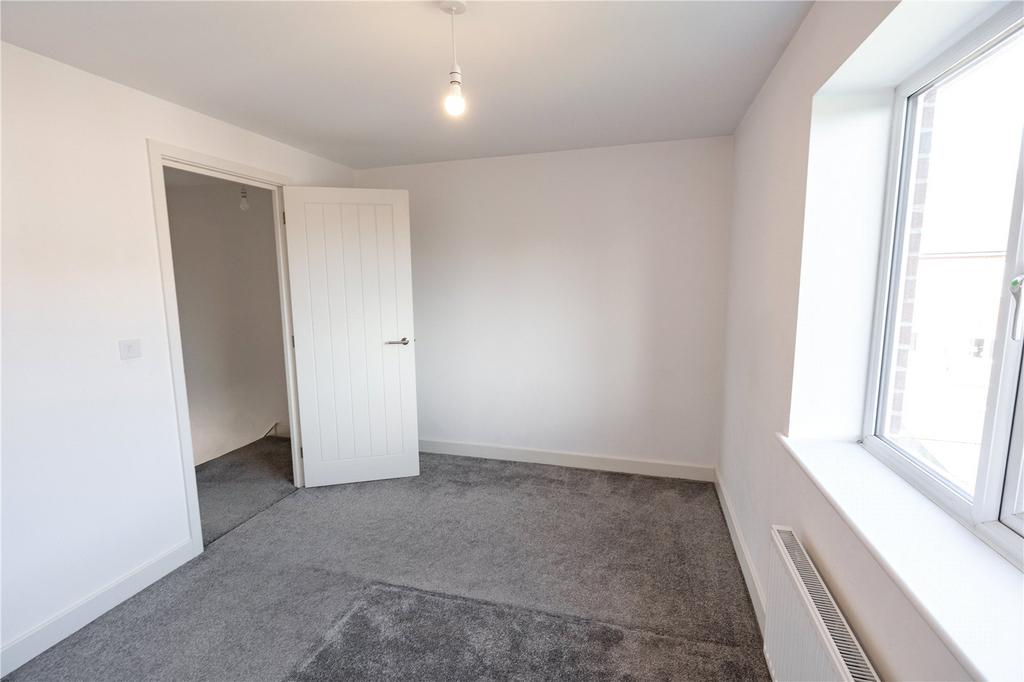Bedroom 2 (2)