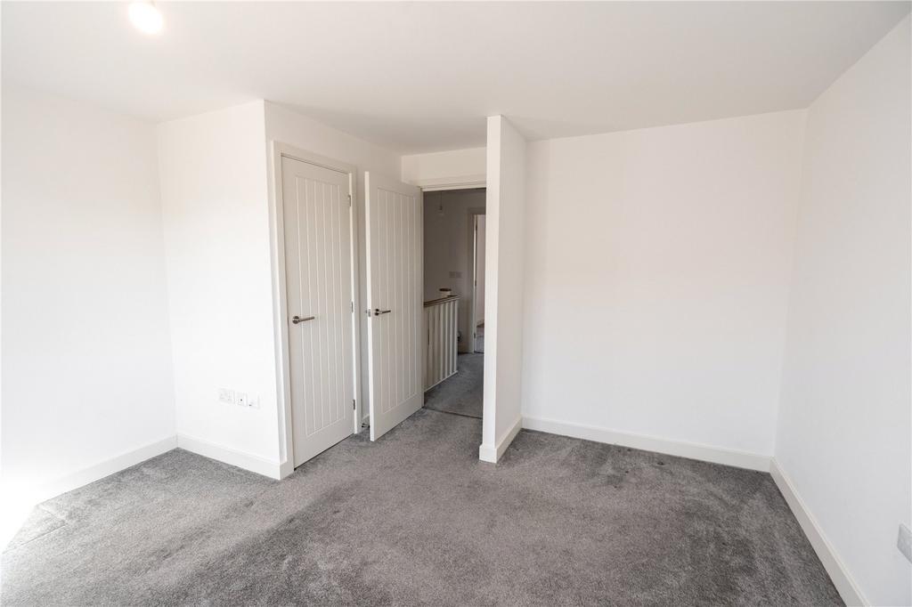 Bedroom 1 (2)