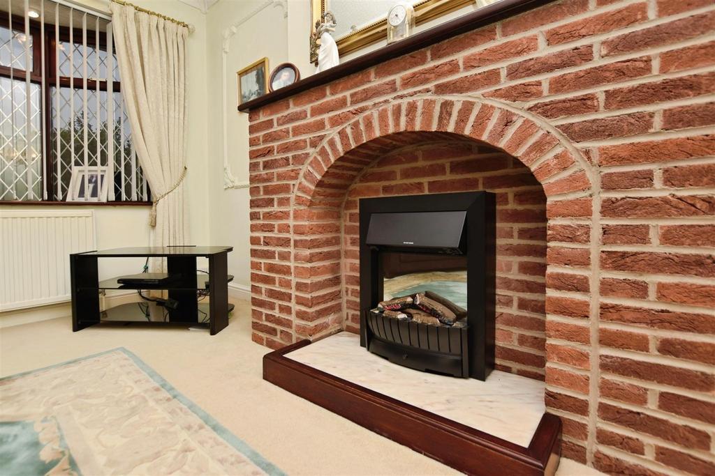 Lounge Feature