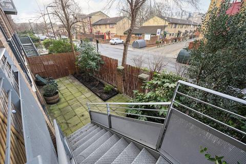2 bedroom flat to rent, Lovelace Street, Dalston, London, E8