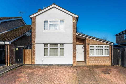 4 bedroom detached house to rent, Worcester Park, Worcester Park, KT4