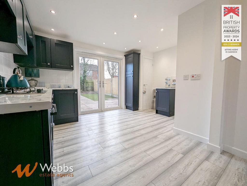 Kitchen 2.jpg