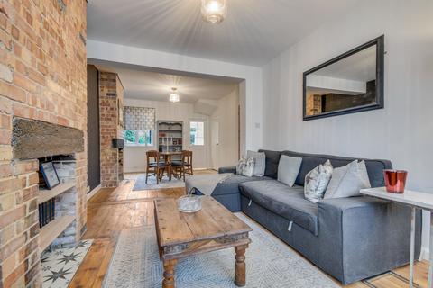 3 bedroom terraced house for sale, Henry Road, Chelmsford
