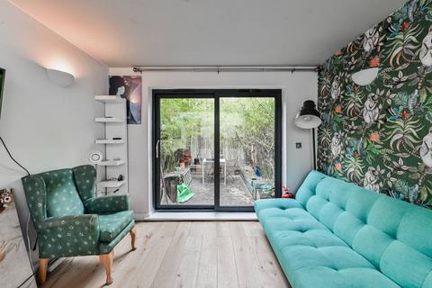 2 bedroom terraced house for sale, Hurlock Street, Islington, London, N5