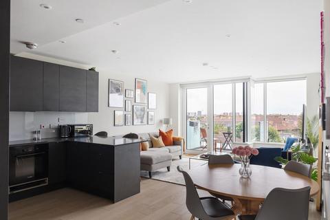 2 bedroom flat to rent, Taper Building, Long Lane, SE1