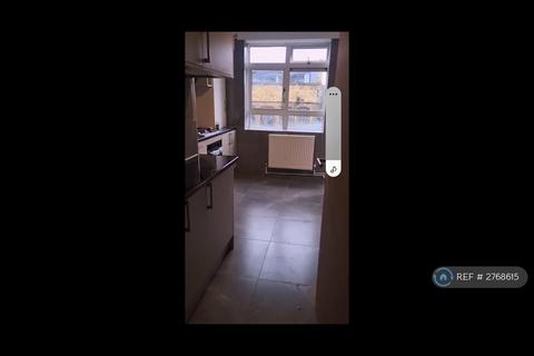 3 bedroom flat to rent, St. Peters House, London, SE17