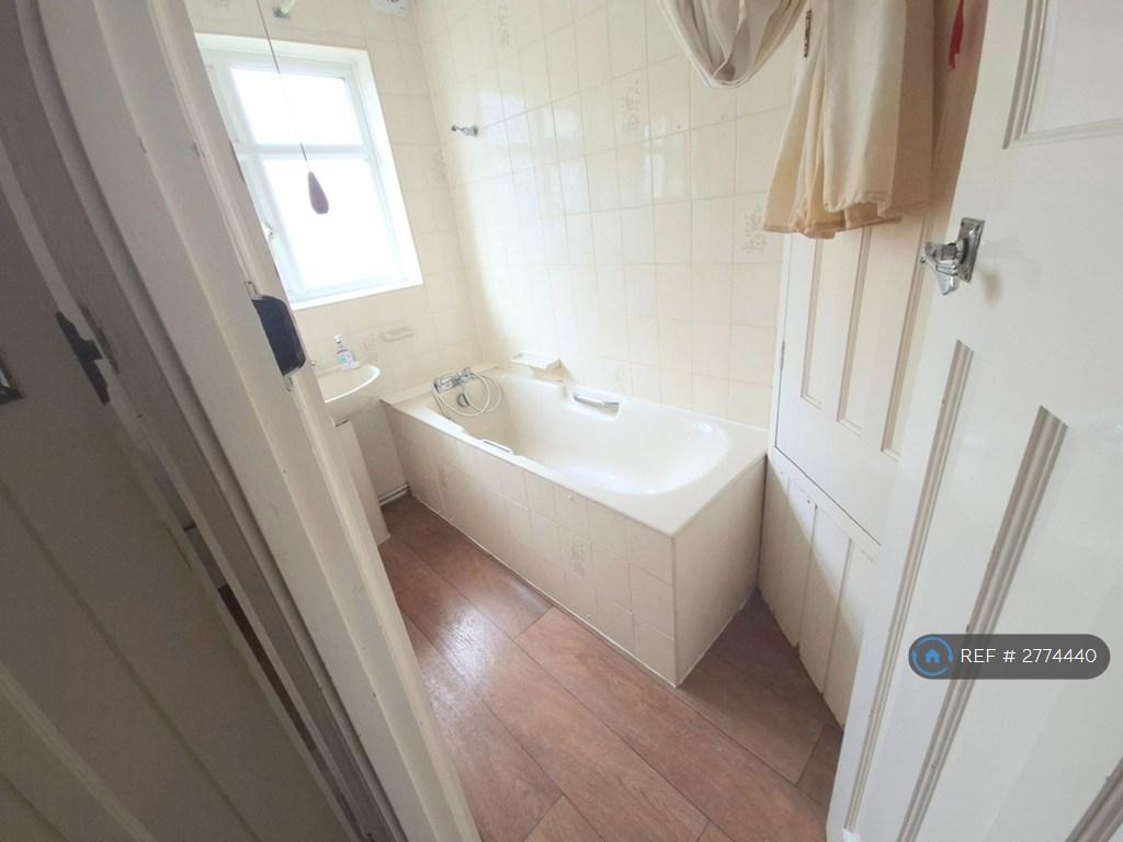 Upstairs Bathroom