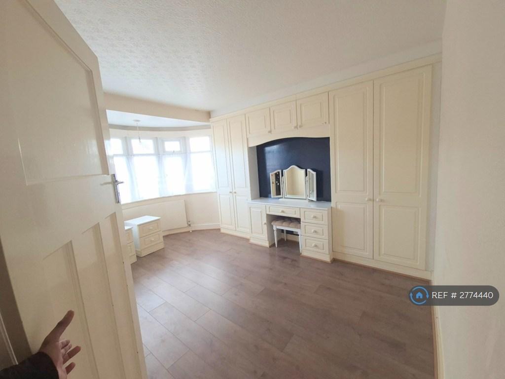 Upstairs Bedroom 2 - Double