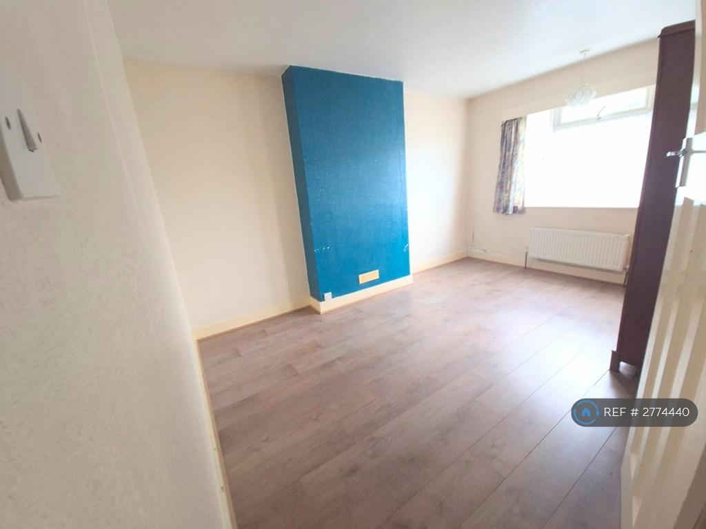Upstairs Bedroom 3 - Double