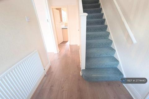 4 bedroom terraced house to rent, Dimsdale Drive, London, NW9