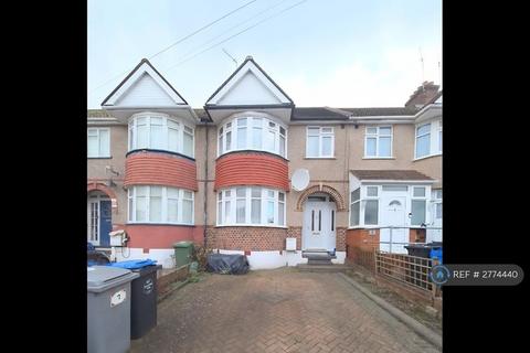 4 bedroom terraced house to rent, Dimsdale Drive, London, NW9