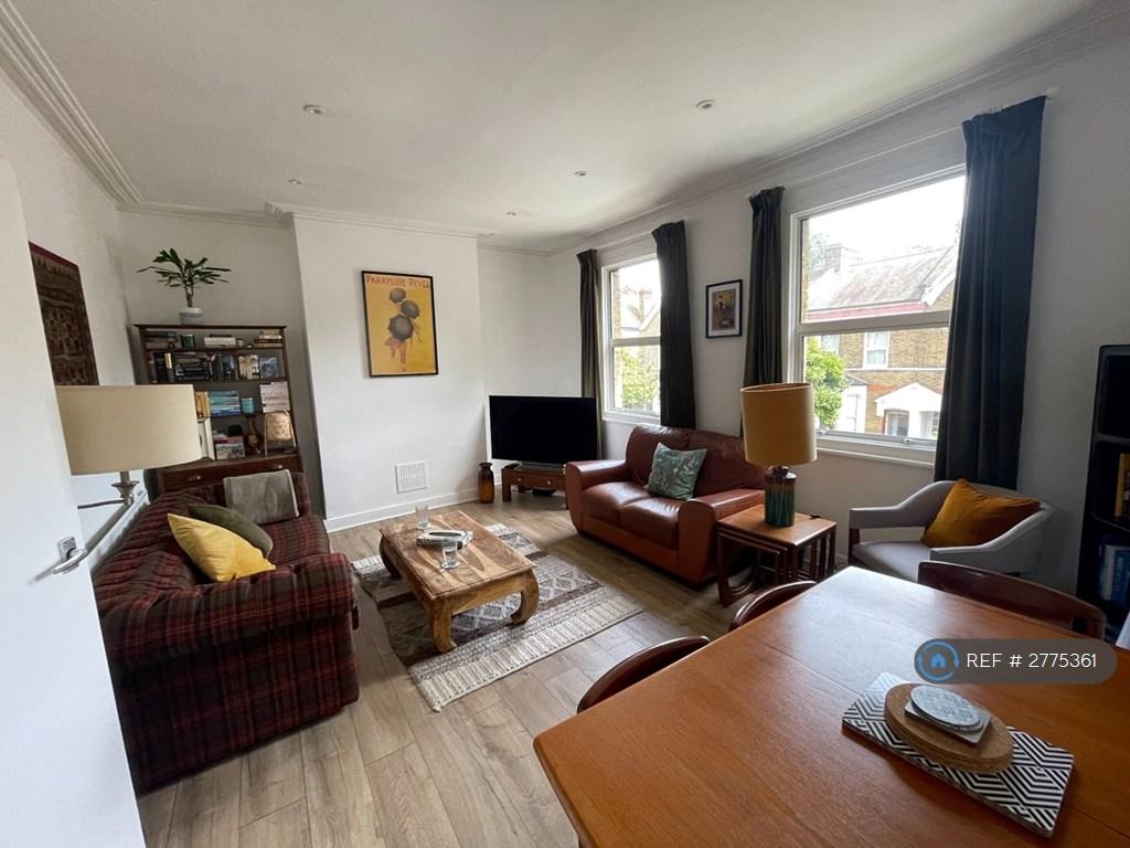 Large Lounge/Dining Area