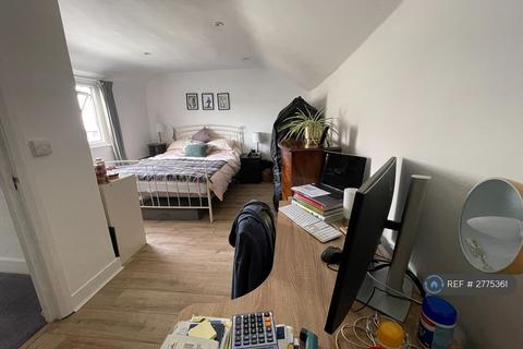 undefined, Grove Park Road, London, N15