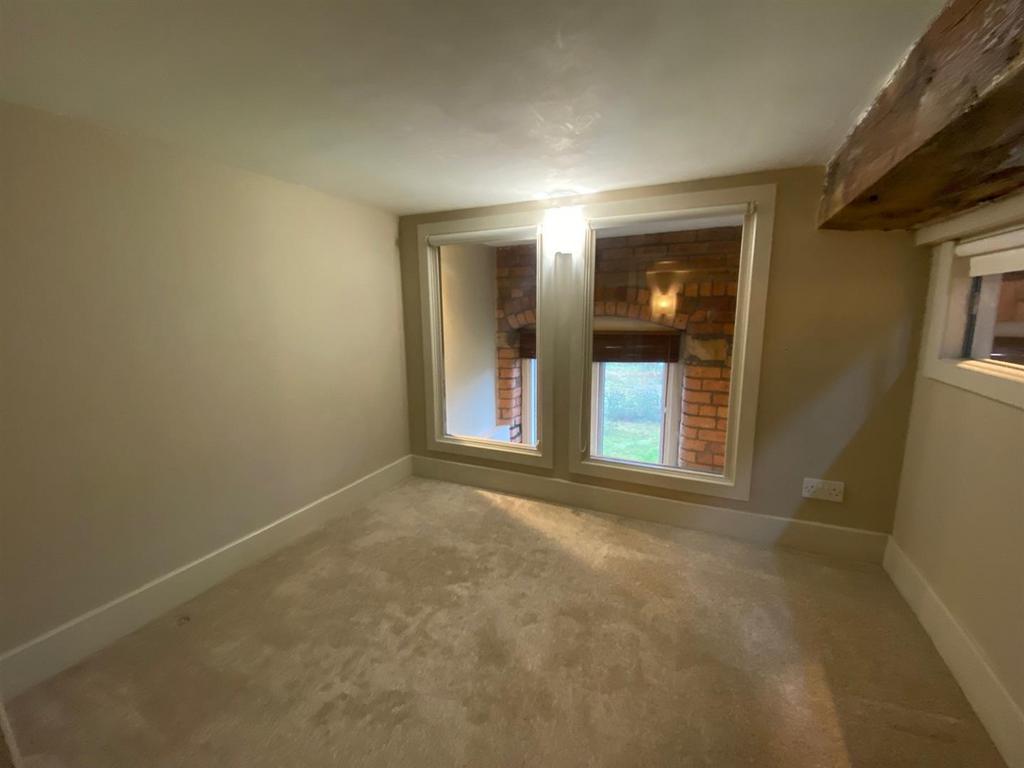 SECOND BEDROOM.jpg