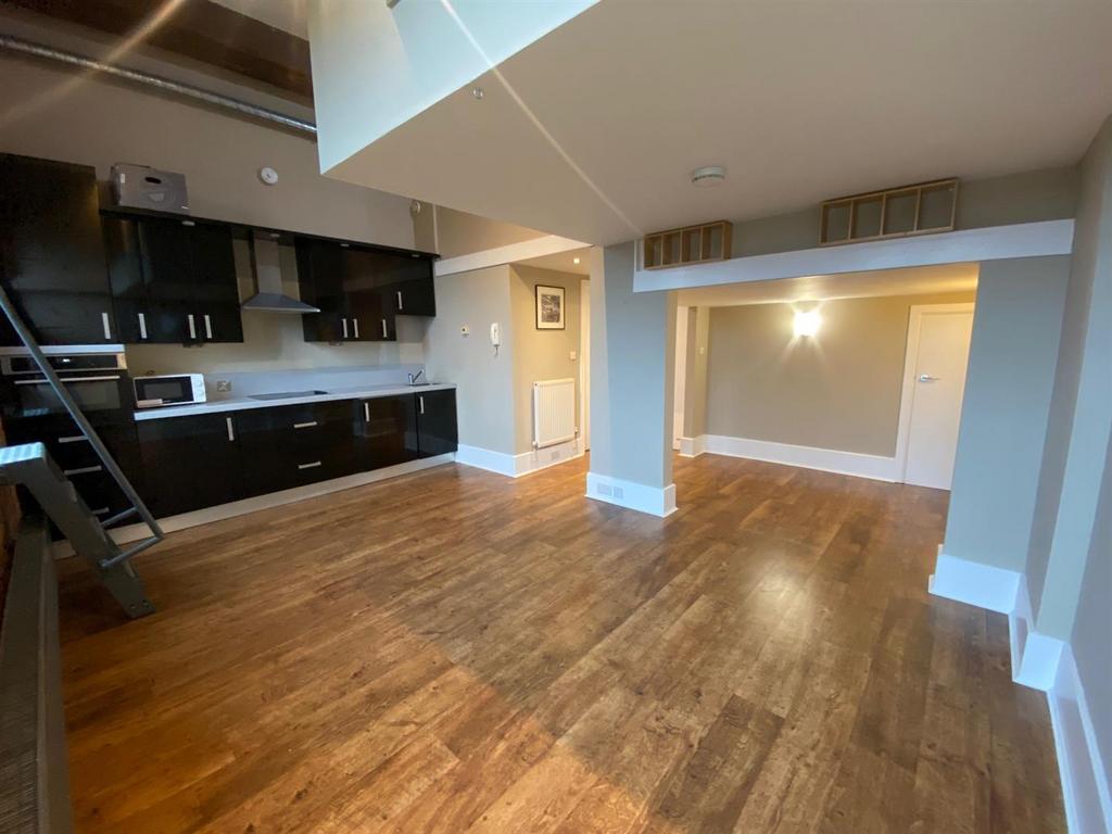 LOUNGE KITCHEN.jpg