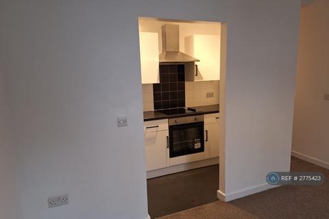 2 bedroom flat to rent, Victoria Road, Torquay, TQ1