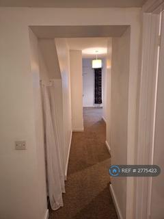 2 bedroom flat to rent, Victoria Road, Torquay, TQ1