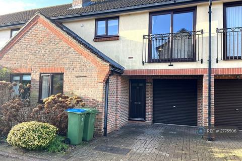 2 bedroom terraced house to rent, Mayfair Gardens, Southampton, SO15