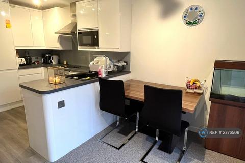2 bedroom terraced house to rent, Mayfair Gardens, Southampton, SO15