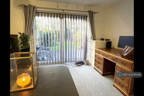 2 bedroom terraced house to rent, Mayfair Gardens, Southampton, SO15