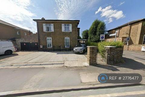 undefined, Cleveland Rd, Uxbridge, UB8