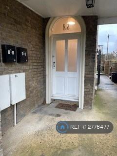 undefined, Cleveland Rd, Uxbridge, UB8