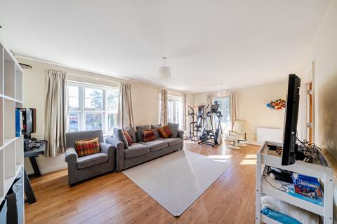 2 bedroom flat for sale, Stewart Court, Nascot Wood, Watford WD17 4BW