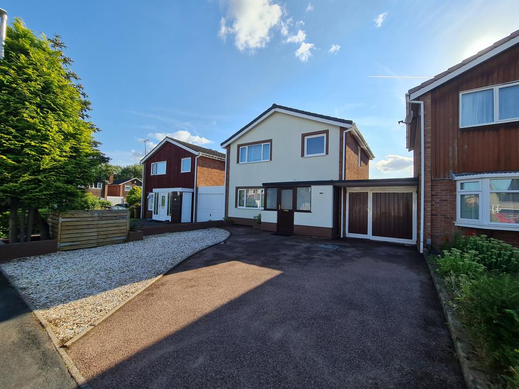 4 Bedroom Linked Detached House