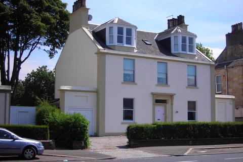 3 bedroom flat to rent, Renfrew Road, Paisley, PA3 4BJ
