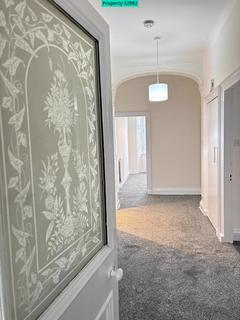 3 bedroom flat to rent, Renfrew Road, Paisley, PA3 4BJ
