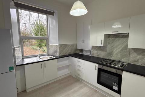 3 bedroom flat to rent, Renfrew Road, Paisley, PA3 4BJ
