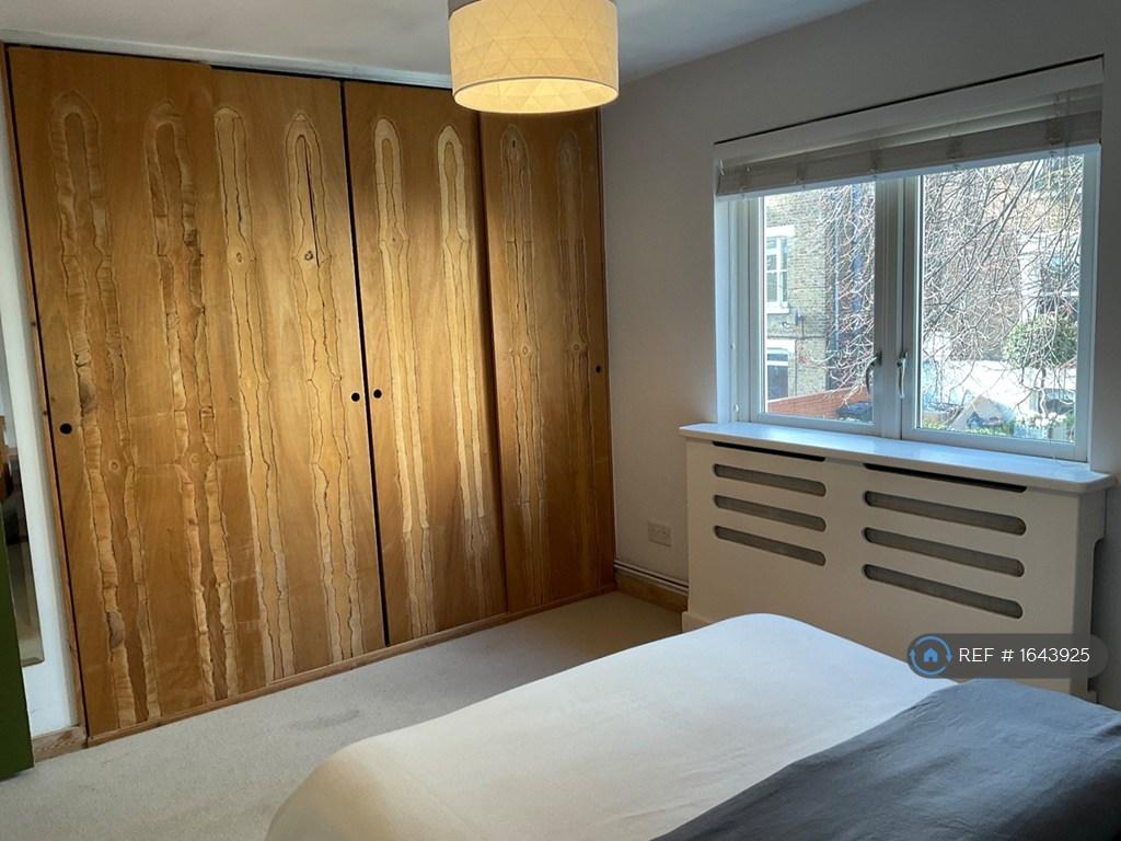 Front Bedroom Wardrobe