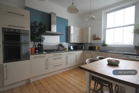 undefined, St Margarets Road, Twickenham, TW1