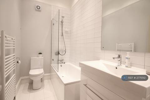 undefined, St Margarets Road, Twickenham, TW1