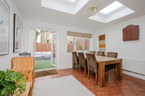 3 bedroom terraced house for sale, Newton Road, London SW19