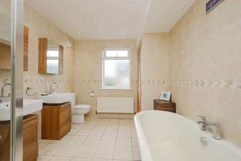 3 bedroom terraced house for sale, Newton Road, London SW19