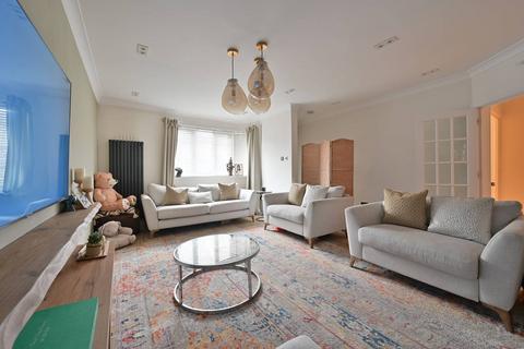 4 bedroom bungalow for sale, Woodhill Crescent, Harrow, HA3
