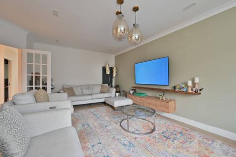 4 bedroom bungalow for sale, Woodhill Crescent, Harrow, HA3
