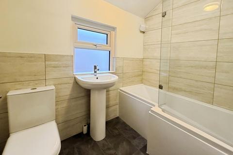 3 bedroom terraced house to rent, Kemble Street, Merseyside L34