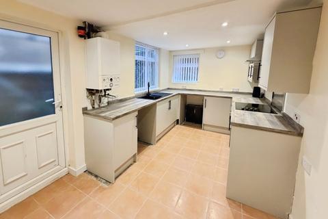 3 bedroom terraced house to rent, Kemble Street, Merseyside L34