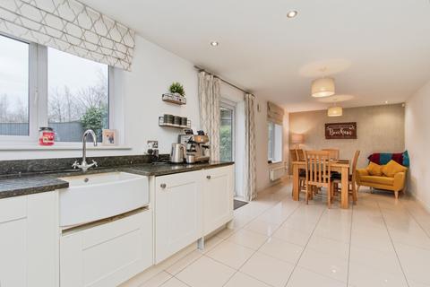 4 bedroom detached house for sale, Blenheim Way, Castleford, WF10