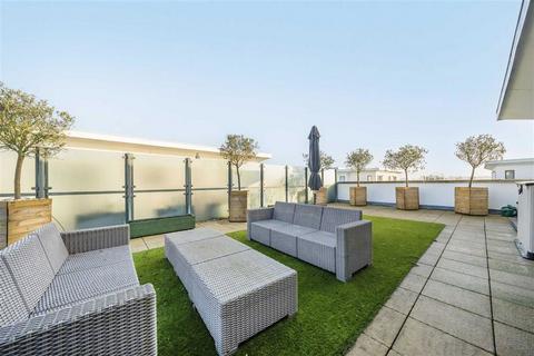 2 bedroom flat for sale, Holford Way, London SW15