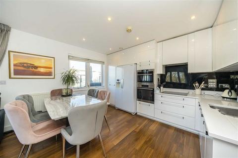 2 bedroom flat for sale, Holford Way, London SW15
